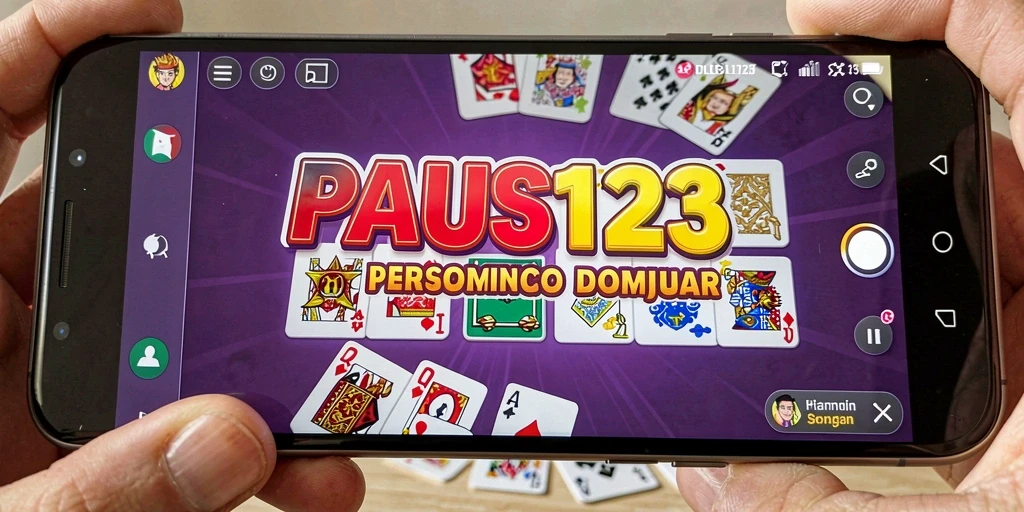 Screenshot utama PAUS123 menampilkan aksi gameplay Domino yang menegangkan.